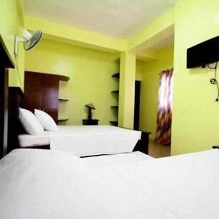 Luis Bay Travellers Lodge Coron Exterior foto