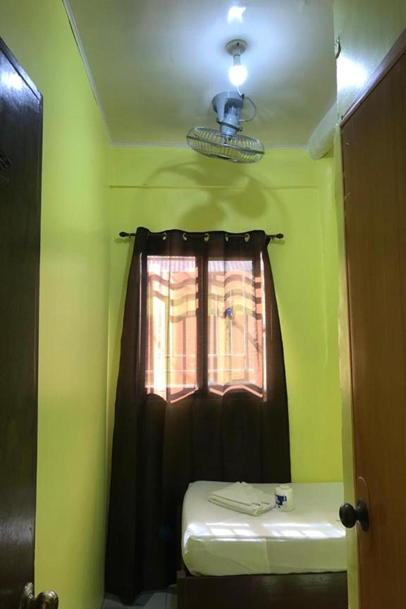 Luis Bay Travellers Lodge Coron Exterior foto