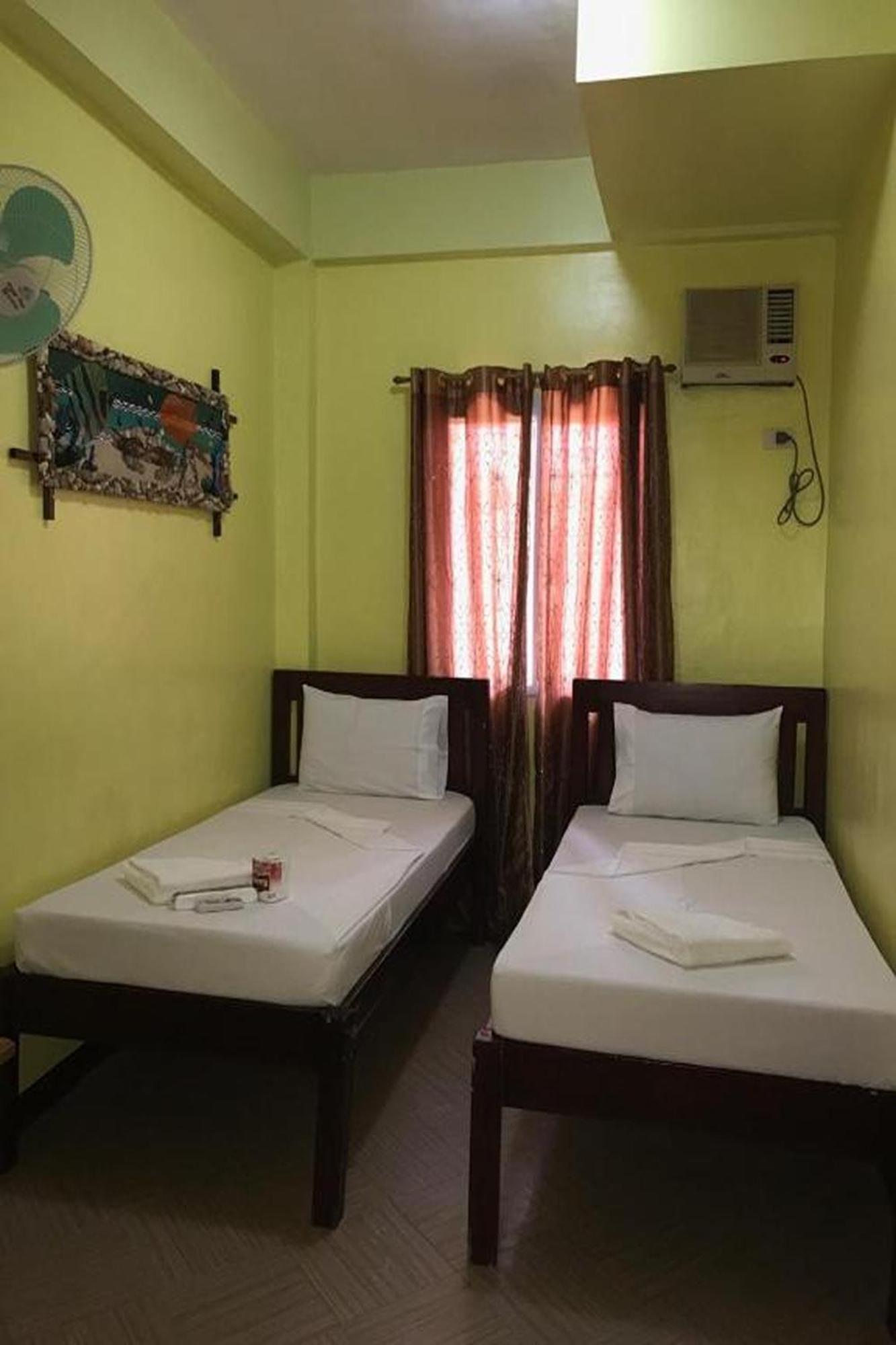 Luis Bay Travellers Lodge Coron Exterior foto