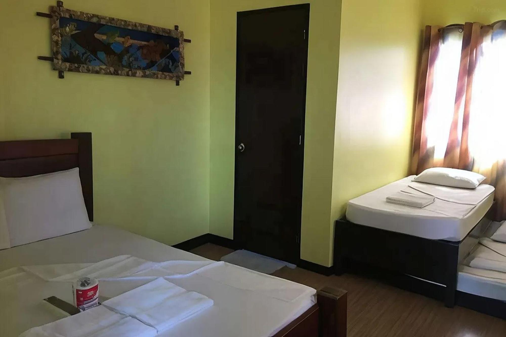 Luis Bay Travellers Lodge Coron Exterior foto