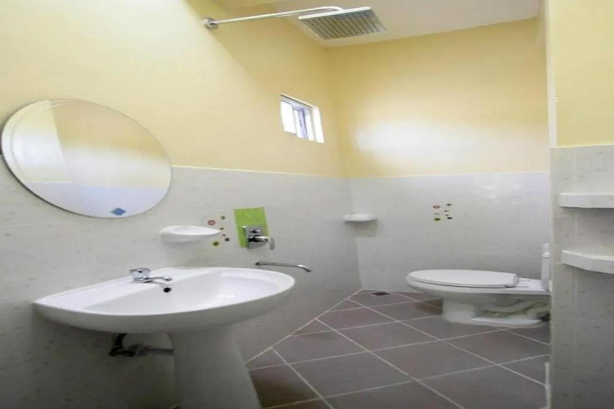 Luis Bay Travellers Lodge Coron Exterior foto